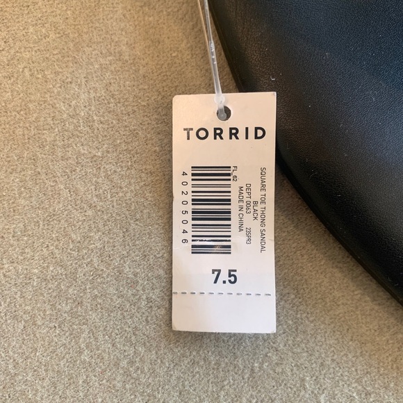 NEW NWT Torrid Black Faux Leather Thong Flip Flop Style Sandals 7.5 WW Cushioned - Picture 10 of 12